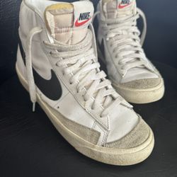 Nike Blazer Mid 77’s 