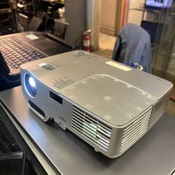 NEC NP40 DLP Lightweight Portable Projector