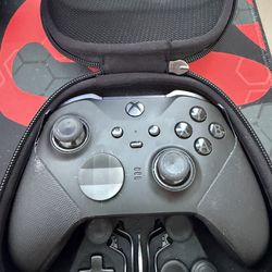 Xbox Elite Series 2 Controller w/ Case & Accessories (Stick Drift)
