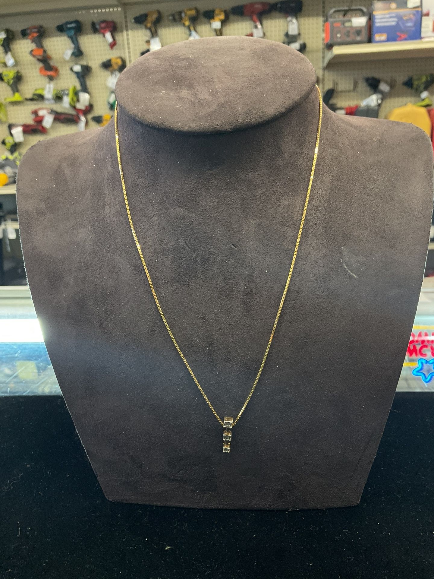 10KT Box Chain W/ 3 Stone Pendant 34102-9