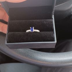 14k White Gold Blue Saphire 