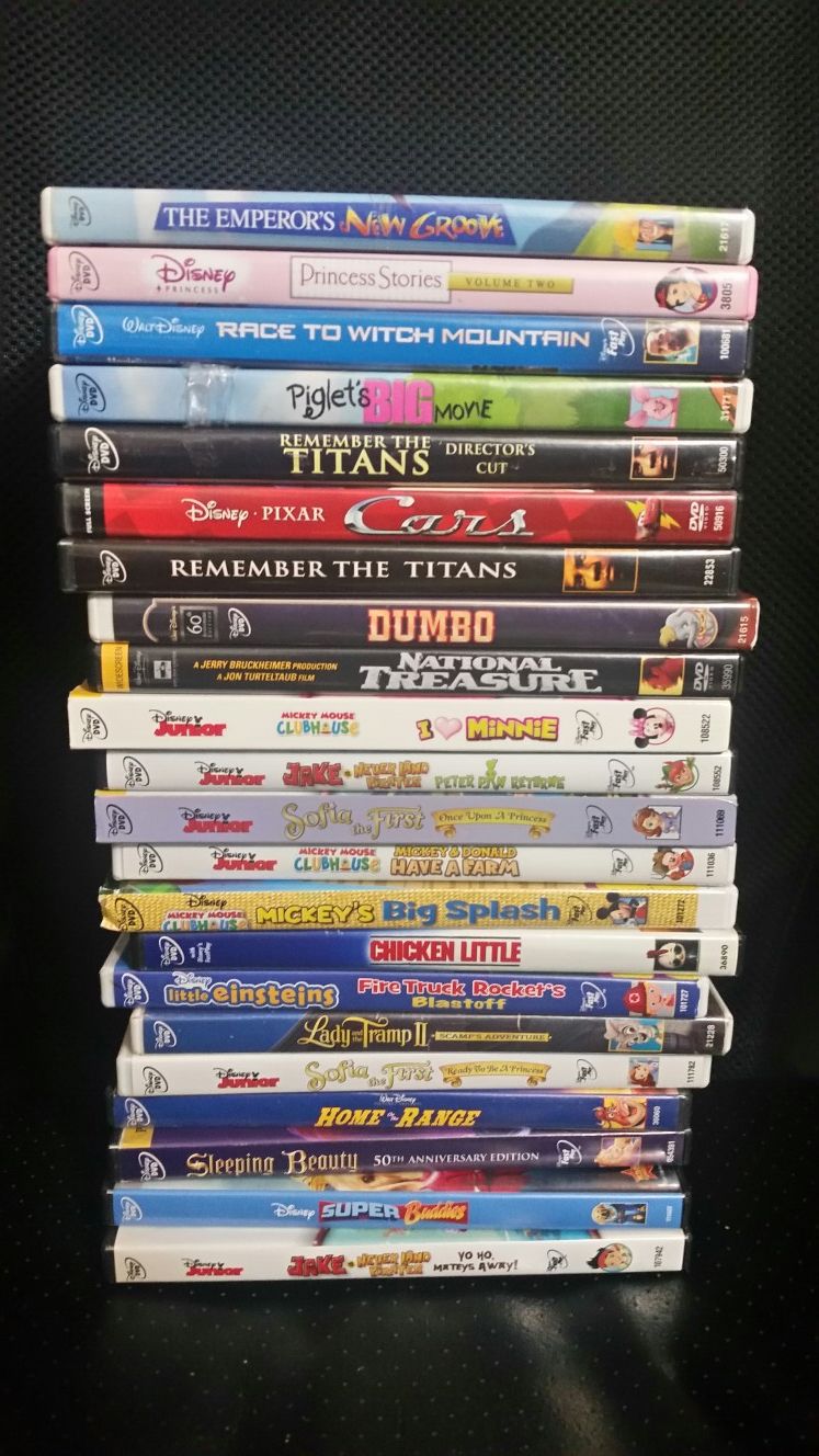22 disney cartoon cars dumbo sleeping Beauty and more dvd lot