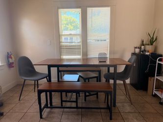 Kitchens table and Chairs