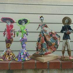 Day of the Dead/Dia de Los Muertos Catrinas y Catrin