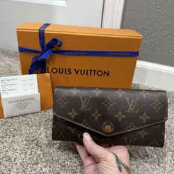 Louis Vuitton Sarah Wallet 