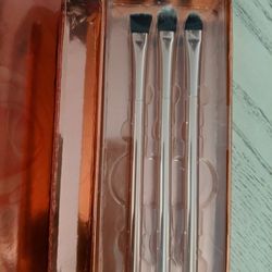 Brand New Nicole Killer Eyeshadow brushes