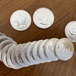 Silver Coins Mint Condition - Canadian Maple Leaf 2011 .999 Pure silver 