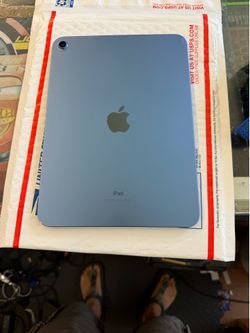 Apple iPad 10th Gen 64GB Wi-Fi Blue – Works Great – Cracked Screen