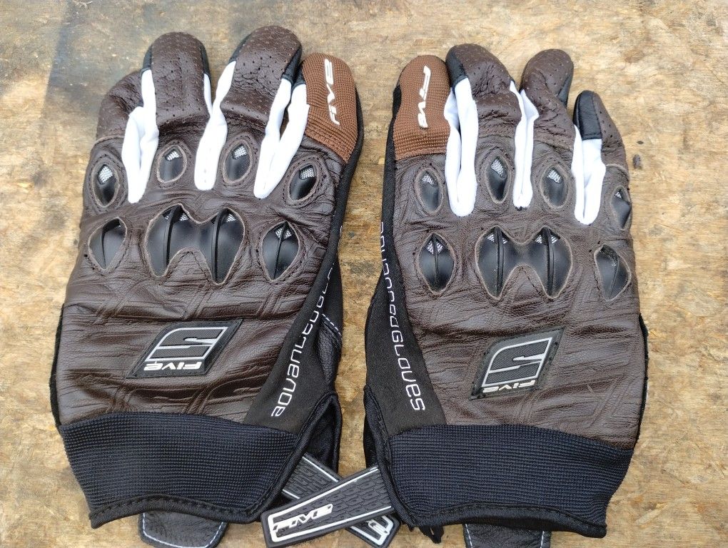 Motorcycle Gloves Five 5 Stunt Size XL Brand New 