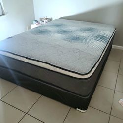 NEW QUEEN-SIZE PILLOW TOP MATTRESS AND BOX SPRING 💤