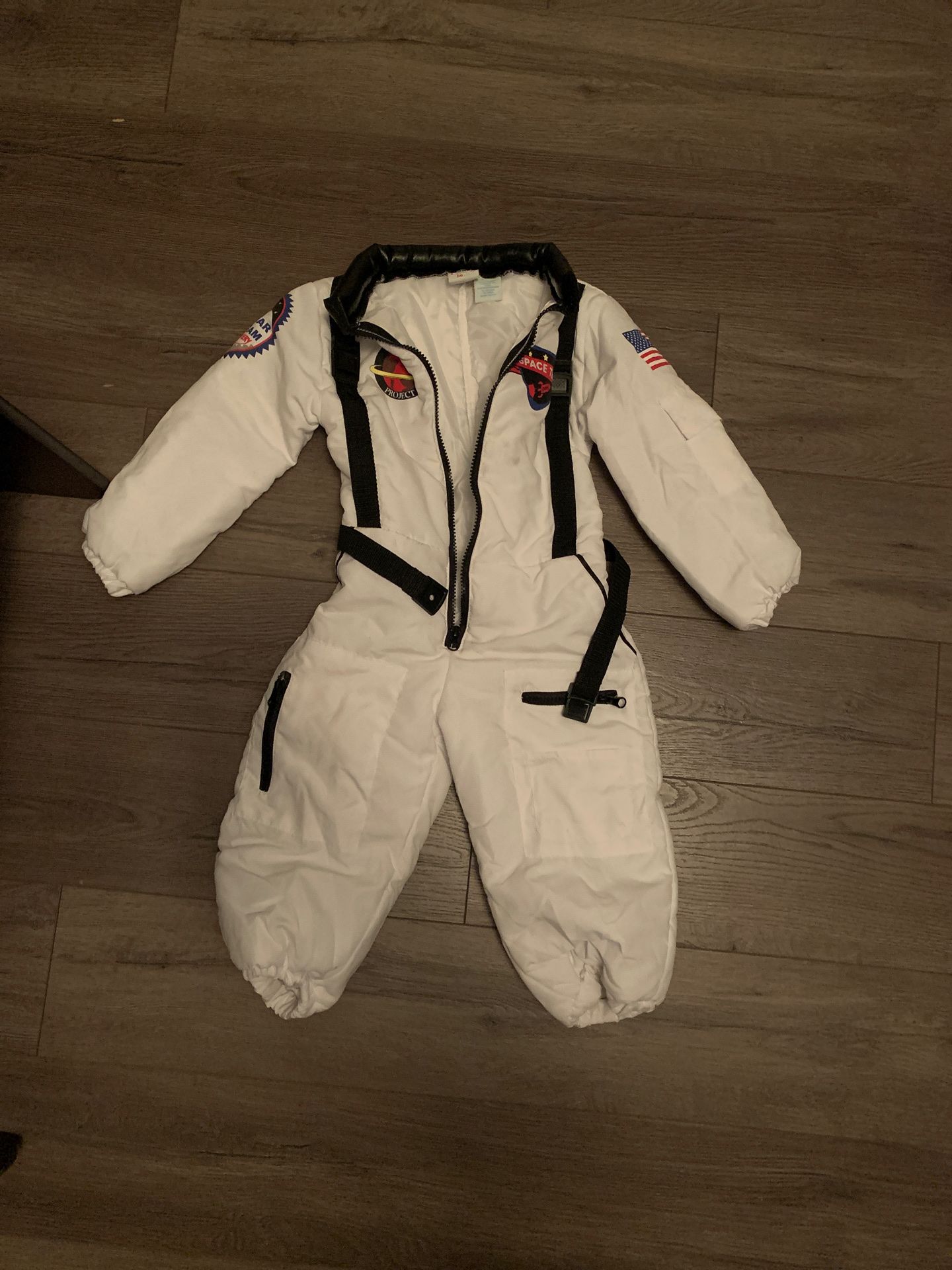 NASA costume size 3/4