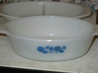 Vintage FireKing Cornflower 9x7x3,