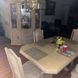 China  Cabinet/hutch & Table Set