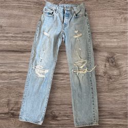 Vintage Women’s 501 Levis  Size 24x30 Nice And Worn 