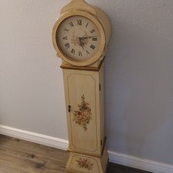 Stand Up Clock With Storage