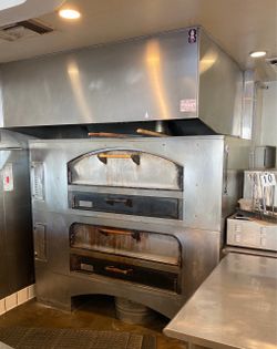 Brick pizza oven