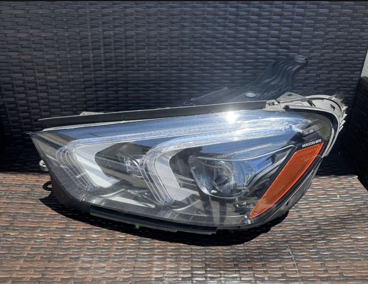 2020 2021 2022 Mercedes-Benz GLE350 GLE450 Left Driver Side Adaptive Headlight OEM