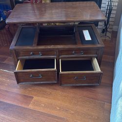 Free-Coffee Table 