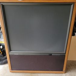 Free - Vintage Magnavox Rear Projection TV 