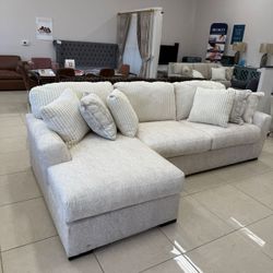 CHESSINGTON IVORY 2-PIECE LAF CHAISE SECTIONAL
