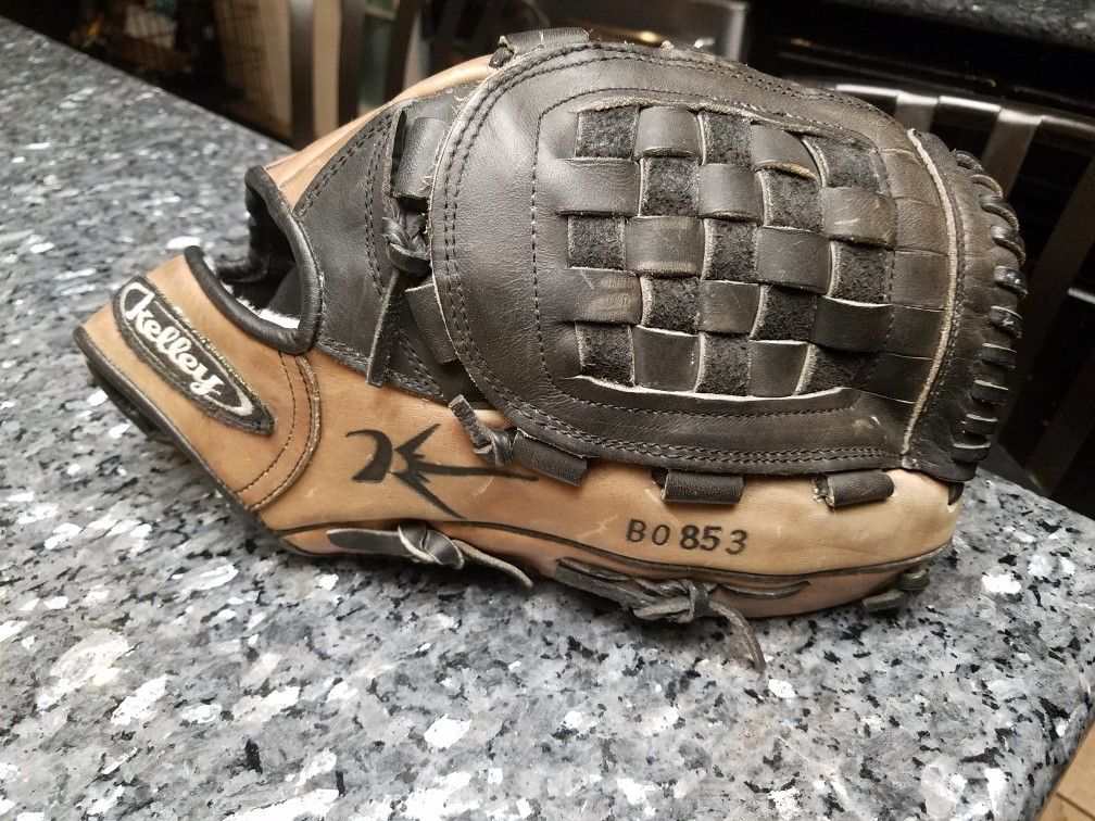 KELLEY BO853 RHT 12.75 GLOVE