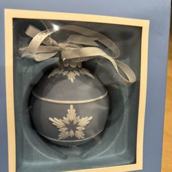 Beautiful craftsmanship.  Vintage Hallmark 2001 “The Cozy Home” Keepsake Ornament. In Original box.  New In Box Fitz And Floyd Santa Christmas Ornamen