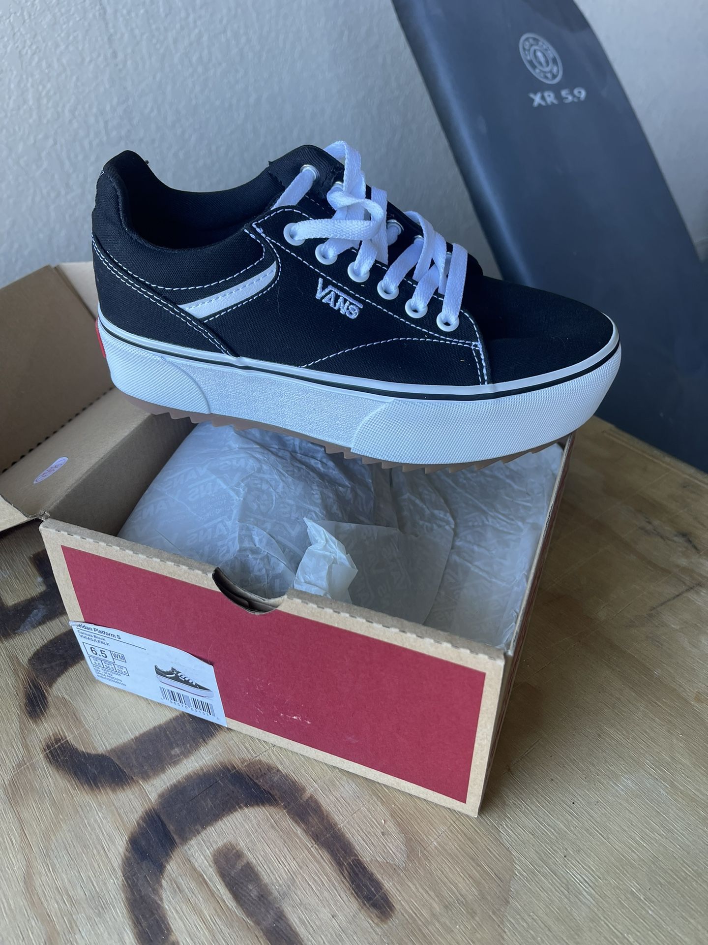 Vans Size 6.5 Canvas Black platform 