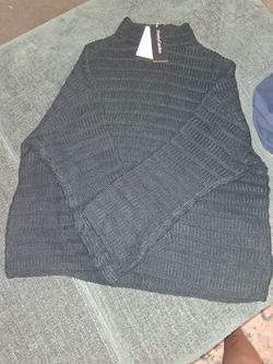 Black long sleeve knit sweater (L)