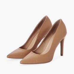 JustFab- 4 inch Gisselle Pumps 7.5