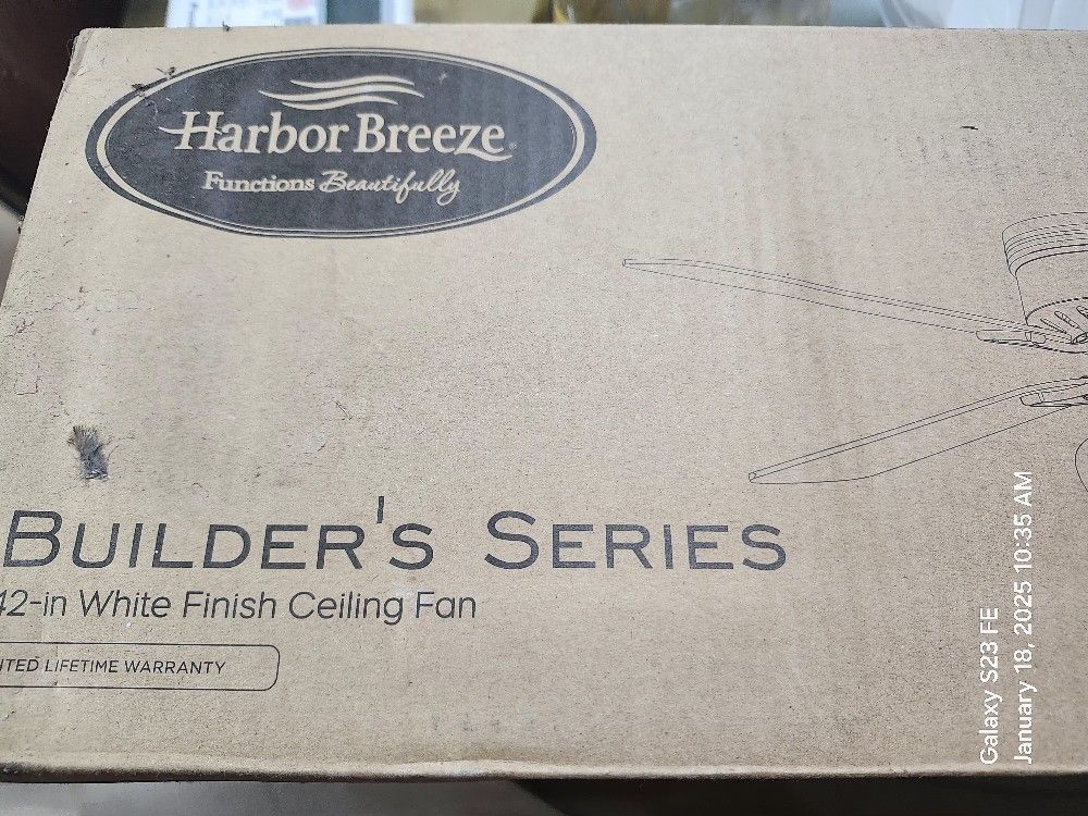 Harbor Breeze 42" White Fan