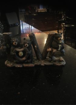 Family of bears statue