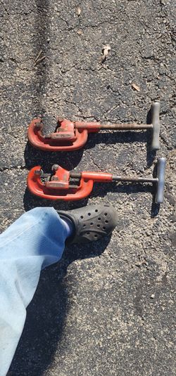 Pipe cutter