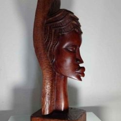 VINTAGE HAND CARVED SOLID WOOD AFRICAN ARTWORK SCULPTURE 20"×8"