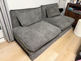 Modern Gray 2-Piece Sofa – Excellent Condition