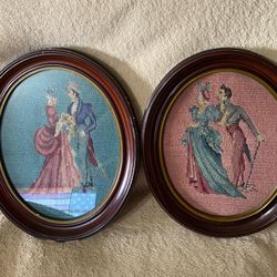 PAREJA DE CUADROS ANTIGUOS DE MADERA CON FIGURAS TEJIDAD