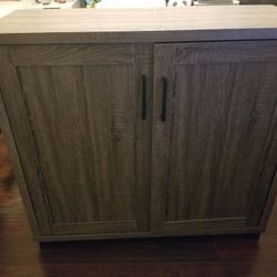 Gray Cabinit Dreser With Selves 