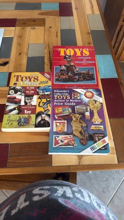 Lot Of 3 Antiques And Collectibles Pricing Books