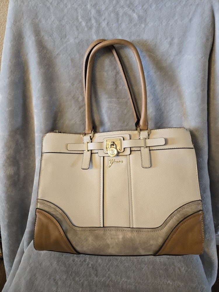  GUESS Handbag 