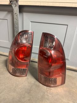 OEM 2nd Gen (2005-2015) Toyota Tacoma Rear Taillights