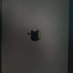 2022 MacBook Air M2 - 8GB RAM - Amazing Condition