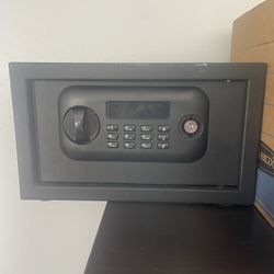 Bulldog Personal Digital Fire-Resistant Pistol Vault