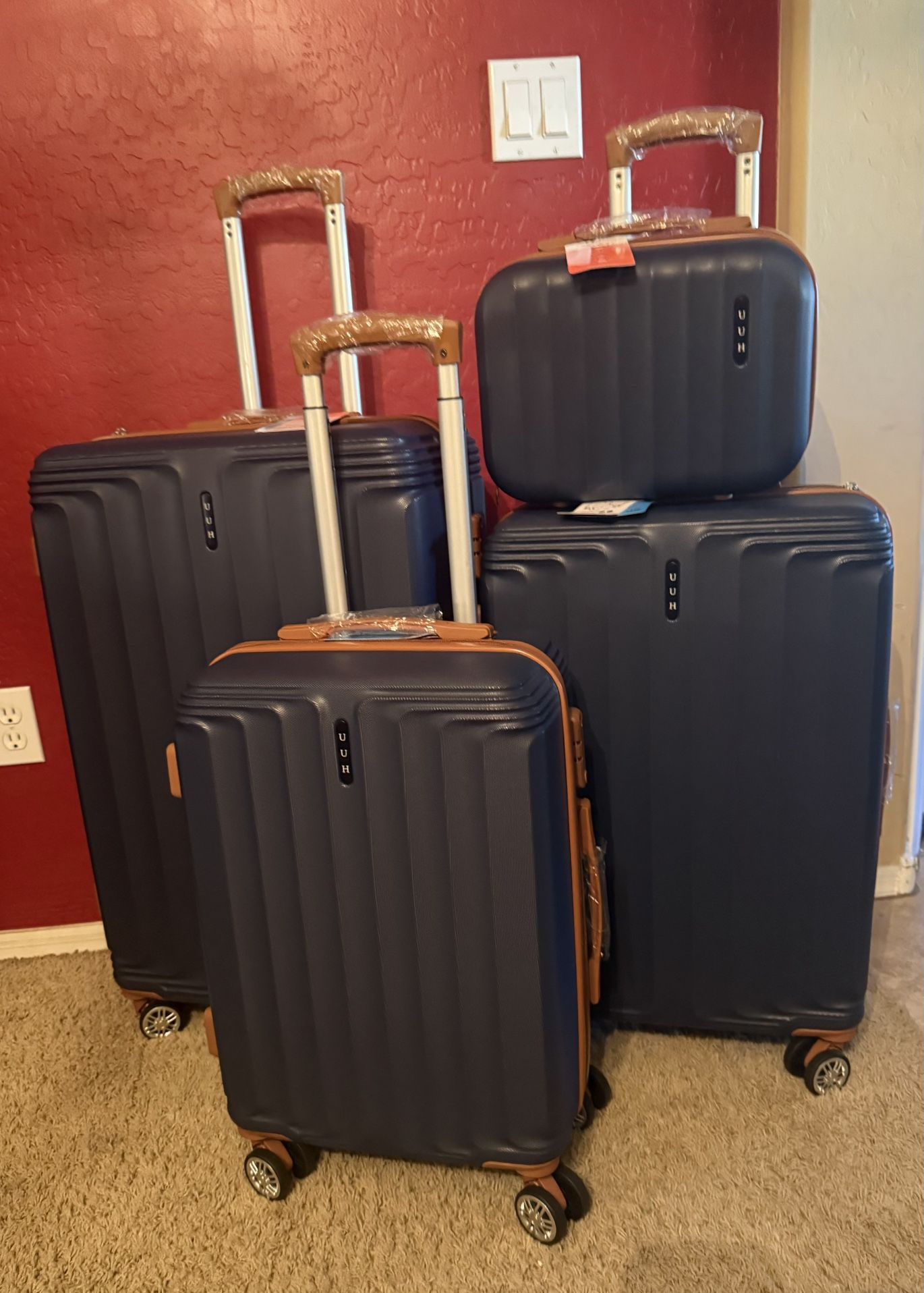 UUH Luggage 4 Pcs Set With TSA Lock