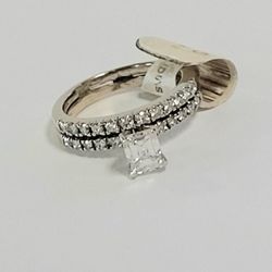 Diamond 14KWG Ring Size 5.5