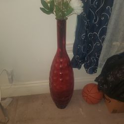 I'm Selling A Large Big Red Vase,a Medium Red Vase,a Green Vase