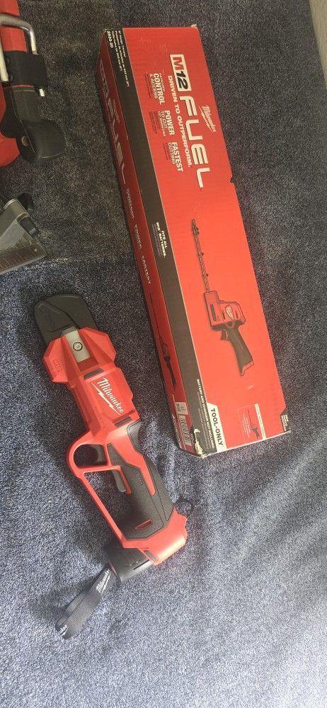Milwaukee M12