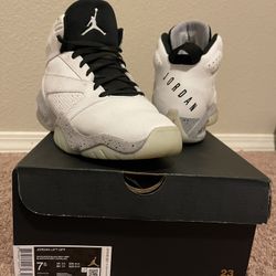 Jordan , Size 7.5 M 