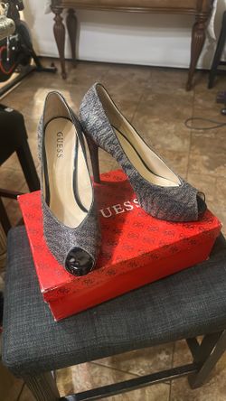 High Heels- Guess