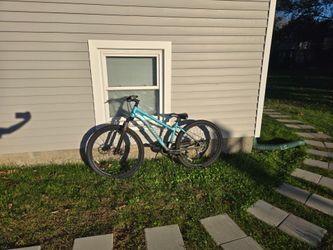 Teal Mountain Bike with Disc Brakes