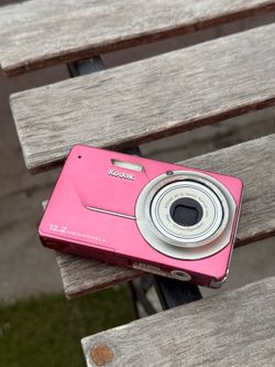 Vintage Kodak Y2K pink digital camera