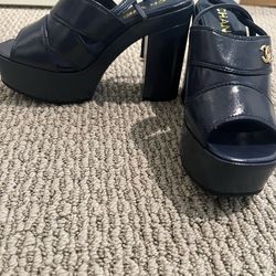 Chanel. Women. Shoes. 7.